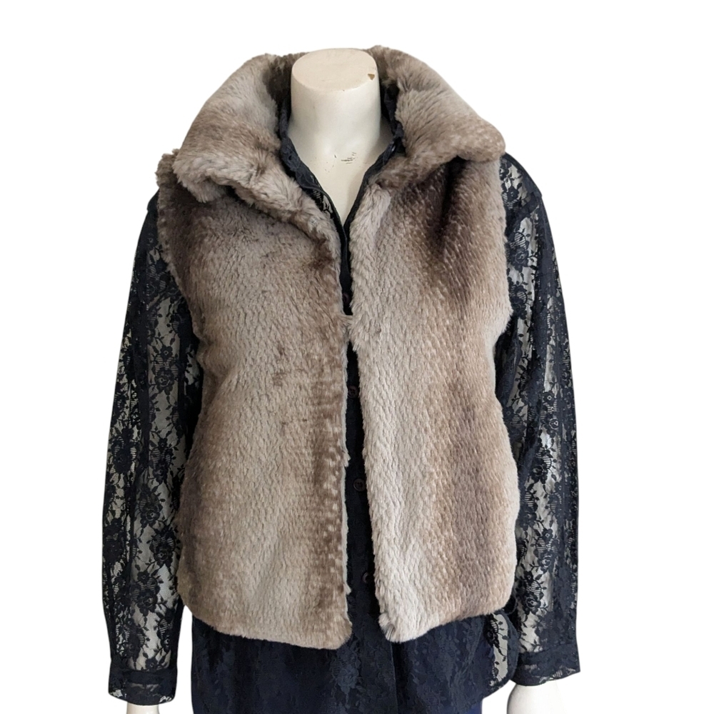AQUA Faux Fur Vest Size XS pre owned - Picture 2 of 8